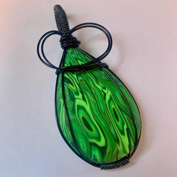 Black & Green Swirl Pendant-Handcrafted NWT - Picture 2 of 4